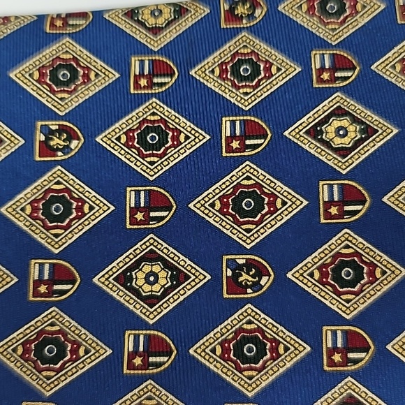 Tommy Hilfiger mens tie blue with diamond shield pattern yellow-gold red - Picture 4 of 4